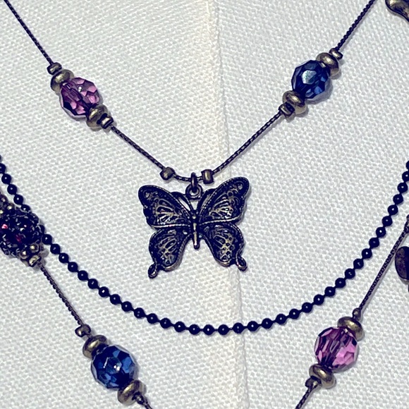 Betsey Johnson Y2K Vintage Hearts and Butterflies Necklace NWT - Picture 4 of 7